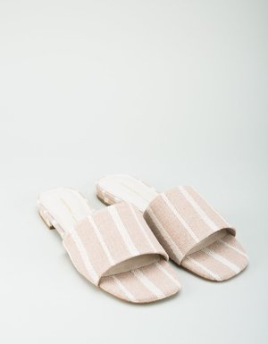 "INTENTIONALLY __________." Jessica Sandal "INTENTIONALLY __________." Jessica Sandal