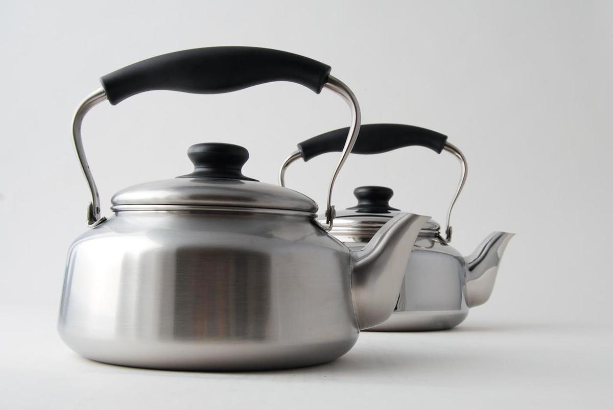 Sori Yanagi STAINLESS STEEL 2.5 Liter KETTLE - MATTE - Image 4 of 7