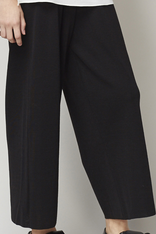 ACHRO RIBBED WAIST KNIT PANTS - BLACK ACHRO RIBBED WAIST KNIT PANTS - BLACK