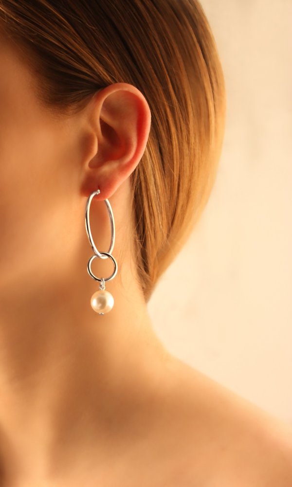 Joomi Lim Medium Hoop Earrings With Pearl Drops - Rhodium/White Joomi Lim Medium Hoop Earrings With Pearl Drops - Rhodium/White