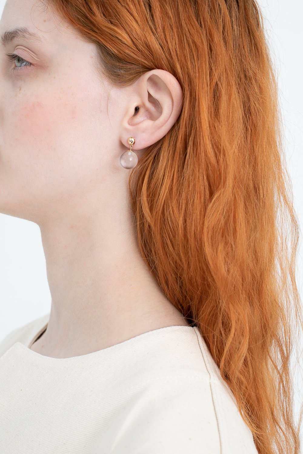 LA発!雑誌掲載多数【J. Hannah】Glace Drop Earrings14kゴールド J Hannah Glace Drop Earrings - Gold | Garmentory