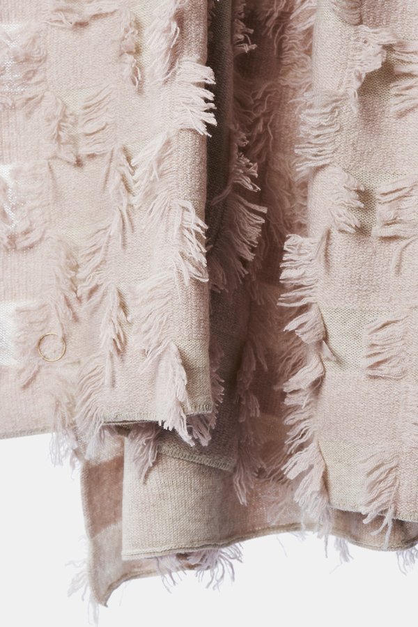 Oyuna Seren Knitted Hand Cut Fringed Cashmere Throw - Beige/Blush Oyuna Seren Knitted Hand Cut Fringed Cashmere Throw - Beige/Blush