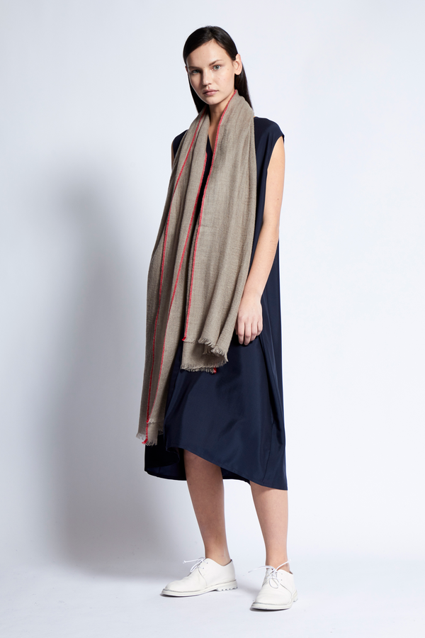Oyuna Sonya Cashmere Shawl - Taupe Oyuna Sonya Cashmere Shawl - Taupe