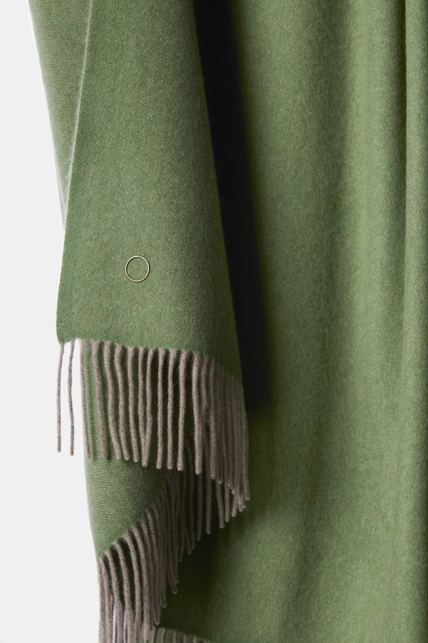 Oyuna Uno Classic Fringed Two-Tone Cashmere Throw - Green/Taupe Oyuna Uno Classic Fringed Two-Tone Cashmere Throw - Green/Taupe
