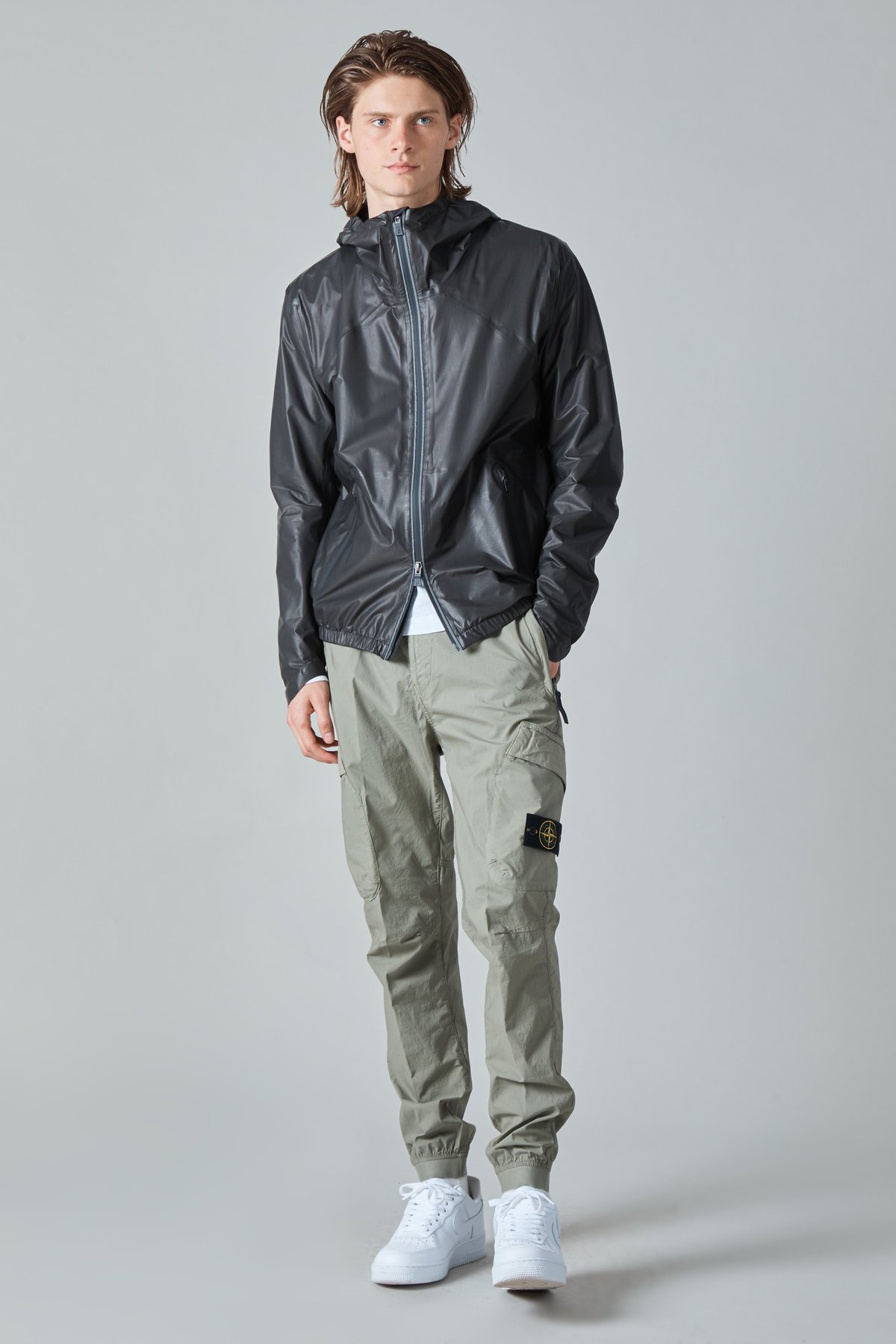 新品！ヘルノLaminar GORE-TEX シェイクドライフーデッドコート50 Herno Goretex Shakedry Laminar Hooded Bomber - Espresso | Garmentory
