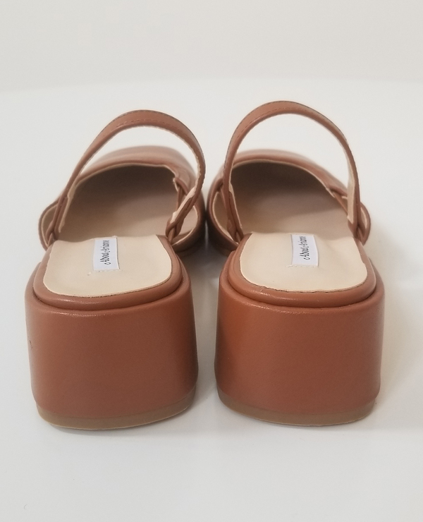 About Arianne Estela Heel About Arianne Estela Heel