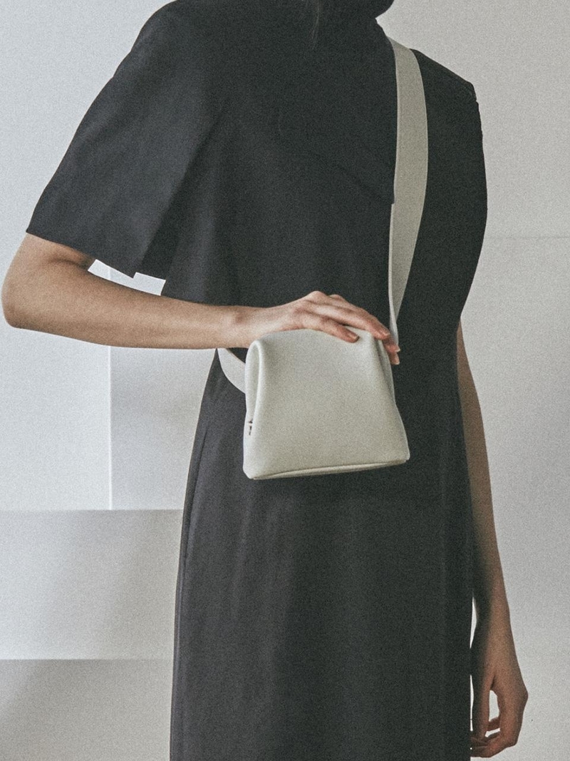 OSOI Peanut Brot Bag - White | Garmentory OSOI Peanut Brot Bag - White | Garmentory