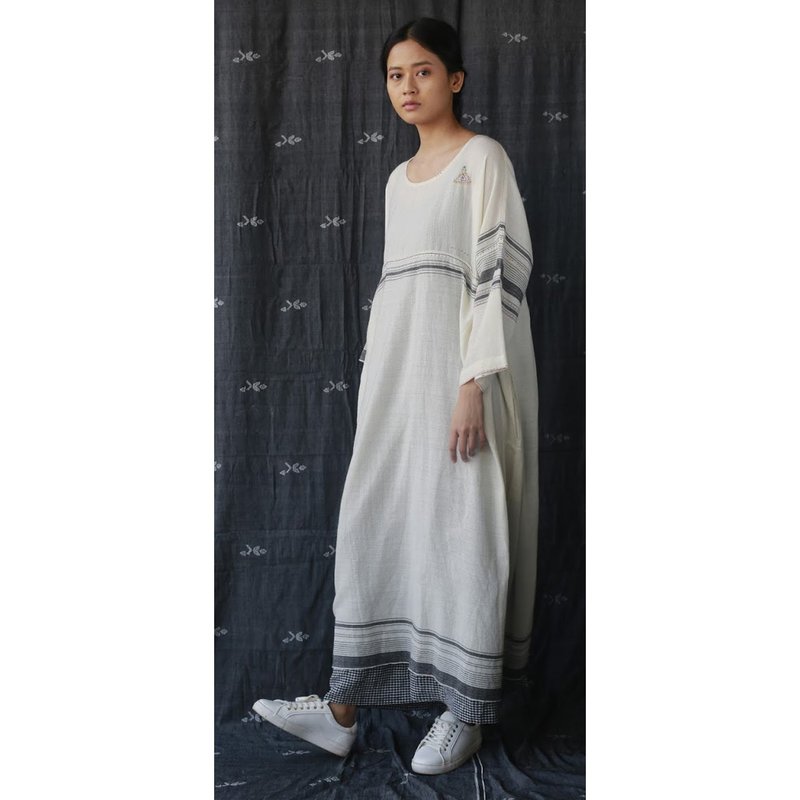 Injiri Hand Embroidered Wool Dress - Cream