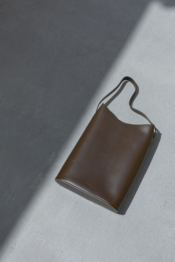 BUILDING BLOCK WAVE TOTE - DARK CHOCOLATE BUILDING BLOCK WAVE TOTE - DARK CHOCOLATE