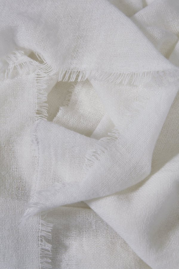 Oyuna Esra Finely Woven Light Cashmere Travel Throw - Ivory Oyuna Esra Finely Woven Light Cashmere Travel Throw - Ivory