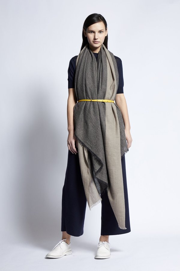 Oyuna Ete Basket Weave Cashmere Travel Throw - Charcoal Grey/Taupe Oyuna Ete Basket Weave Cashmere Travel Throw - Charcoal Grey/Taupe