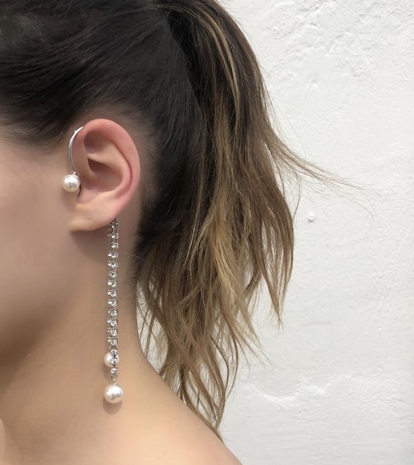 Joomi Lim Crystal and Pearl Ear Cuff - Rhodium/White Joomi Lim Crystal and Pearl Ear Cuff - Rhodium/White