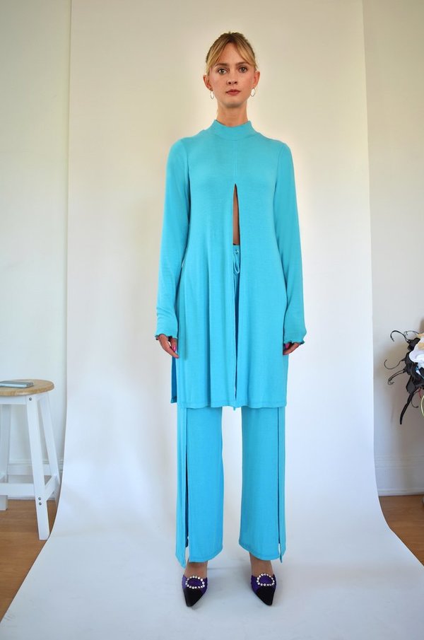 Oori Ott Elvira Long Sleeve Mock Neck Split Top - Tiffany Blue Oori Ott Elvira Long Sleeve Mock Neck Split Top - Tiffany Blue
