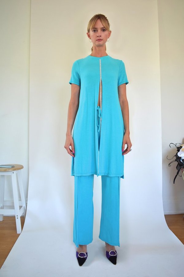 Oori Ott Medalion Iced Short Sleeve Split Top Oori Ott Medalion Iced Short Sleeve Split Top
