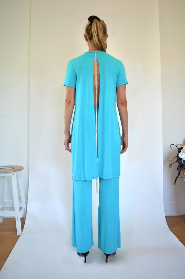 Oori Ott Medalion Iced Short Sleeve Split Top Oori Ott Medalion Iced Short Sleeve Split Top