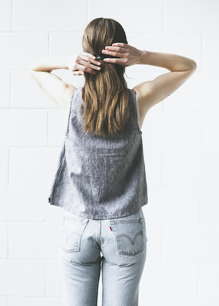 Me & Arrow - Basic Short Tank in Black Bark Me & Arrow - Basic Short Tank in Black Bark