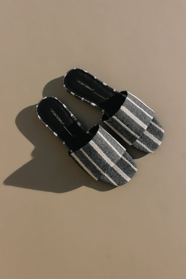 "INTENTIONALLY __________." Jessica Sandal "INTENTIONALLY __________." Jessica Sandal
