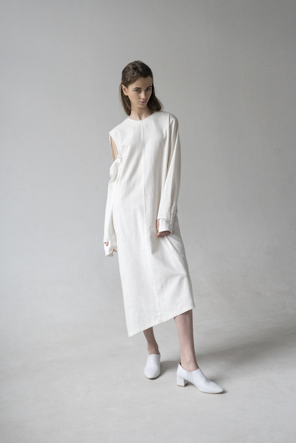 K M by L A N G E LINEN REMOVABLE SLEEVE DRESS - WHITE K M by L A N G E LINEN REMOVABLE SLEEVE DRESS - WHITE
