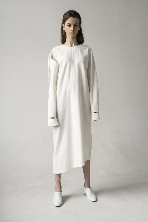 K M by L A N G E LINEN REMOVABLE SLEEVE DRESS - WHITE K M by L A N G E LINEN REMOVABLE SLEEVE DRESS - WHITE