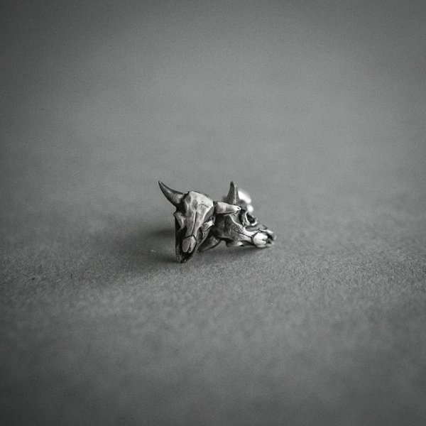 Theeth Buffalo Skulls Stud Earrings - SILVER Theeth Buffalo Skulls Stud Earrings - SILVER