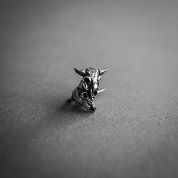 Theeth Buffalo Skulls Stud Earrings - SILVER Theeth Buffalo Skulls Stud Earrings - SILVER