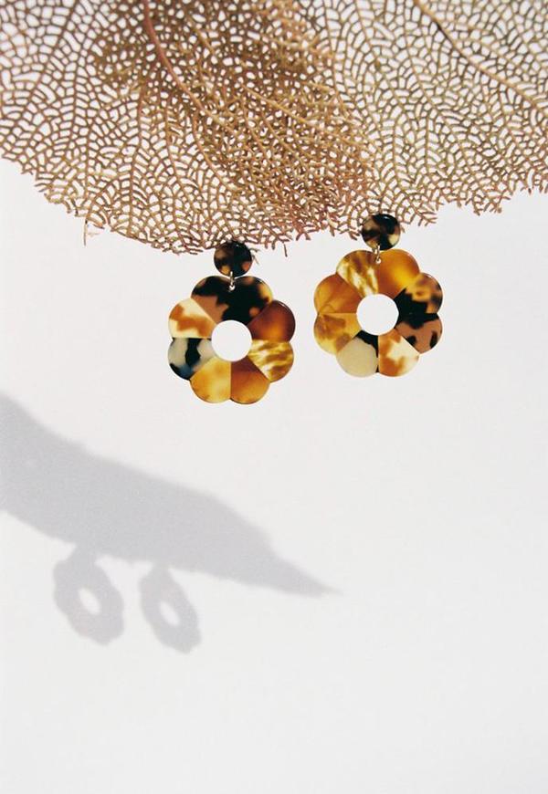 Après Ski Fiore Hoop Earrings - Tortoise Après Ski Fiore Hoop Earrings - Tortoise
