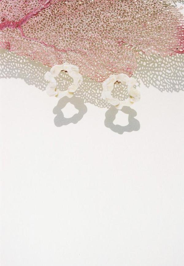 Après Ski Imbali Marble Hoops - White Après Ski Imbali Marble Hoops - White