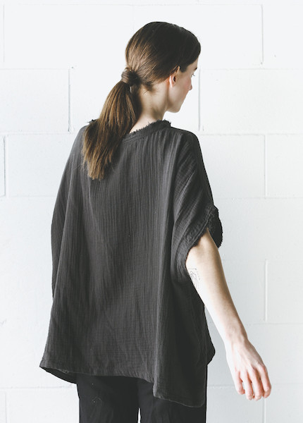 Black Crane - Double Gauze Square Top in Charcoal Black Crane - Double Gauze Square Top in Charcoal