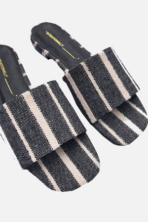 "INTENTIONALLY __________." Jessica Sandal "INTENTIONALLY __________." Jessica Sandal