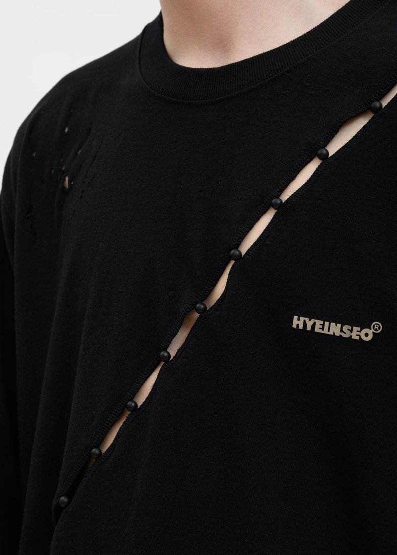 hyein seo スラッシュ 長袖T Hyein Seo Slashed T-Shirt - Black | Garmentory