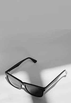 Unisex Staff 01 Sunglasses - Black Unisex Staff 01 Sunglasses - Black