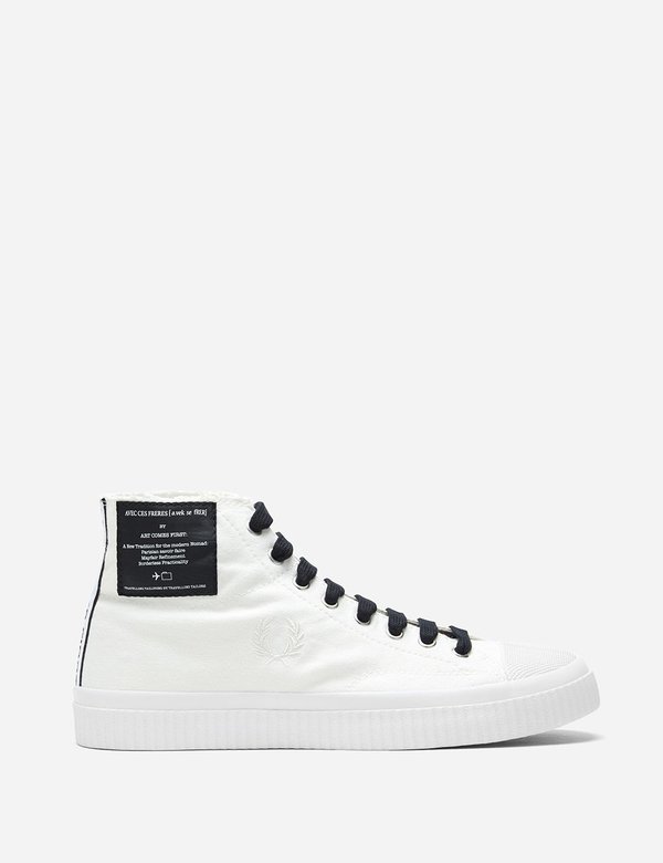 Fred Perry Art Coms First Hughes Mid Cvs Trainers Snow White