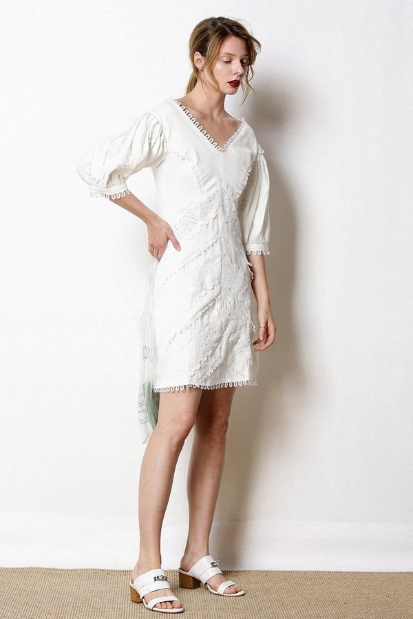 Caara Gwen Shift Dress - White Caara Gwen Shift Dress - White