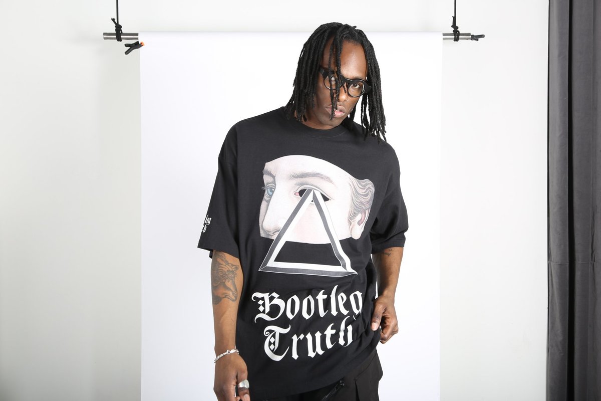 19SS アンダーカバー Bootleg Truth BIG Tシャツ Undercover Bootleg Truth Tee - Black | Garmentory