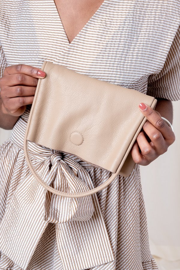 ARE Studio Mano Clutch ARE Studio Mano Clutch