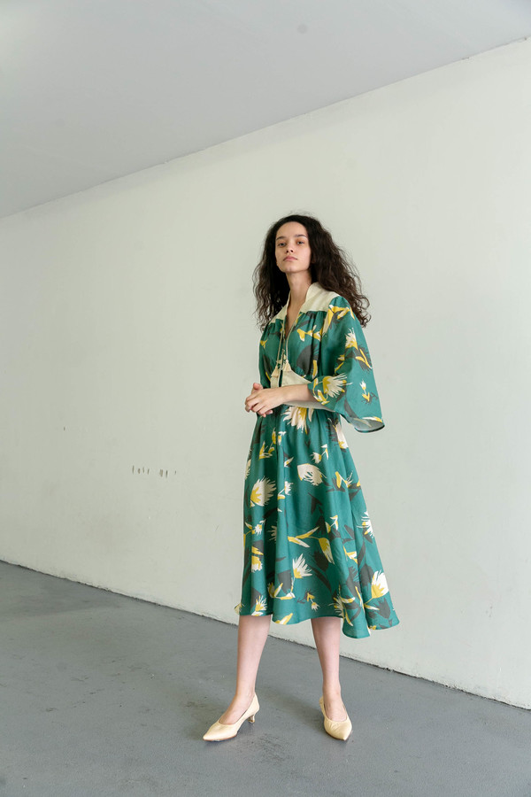 MARCH 11 ALEX MIDI DRESS - GREEN MARCH 11 ALEX MIDI DRESS - GREEN