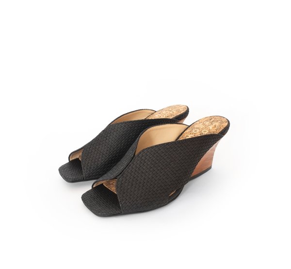 Circle Mule Natural Raffia Circle Mule Natural Raffia