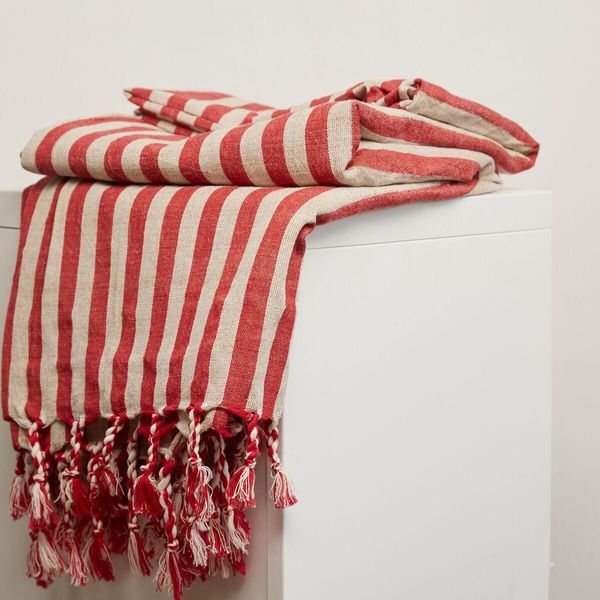 Oddbird Sinoh Handwoven Linen Towel - Crimson Oddbird Sinoh Handwoven Linen Towel - Crimson