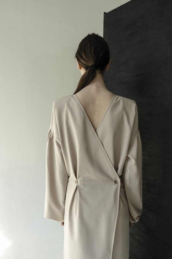 K M by L A N G E OPEN BACK PADDED SHOULDERS DRESS - CARAMEL K M by L A N G E OPEN BACK PADDED SHOULDERS DRESS - CARAMEL