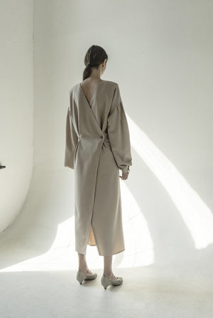 K M by L A N G E OPEN BACK PADDED SHOULDERS DRESS - CARAMEL K M by L A N G E OPEN BACK PADDED SHOULDERS DRESS - CARAMEL
