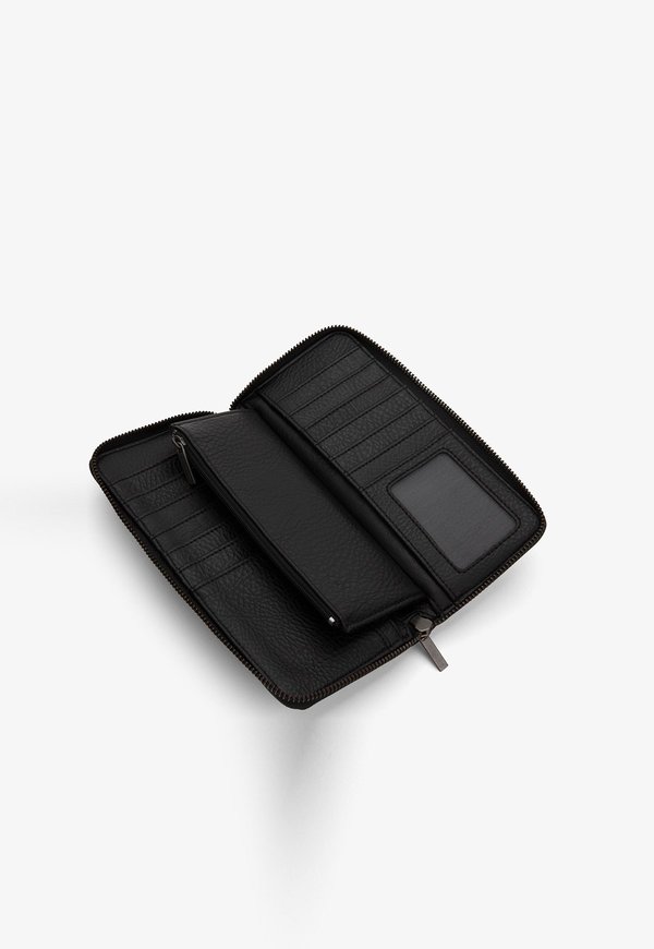 Matt & Nat Central Wallet - Black Matt & Nat Central Wallet - Black