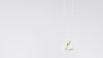 Upper Metal Class Three Point Tria Necklace Upper Metal Class Three Point Tria Necklace