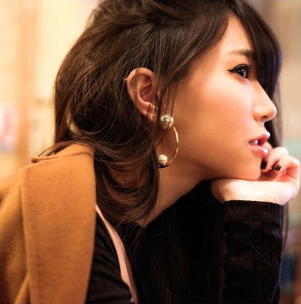 Joomi Lim Medium Hoop Earrings with Affixed Pearls & Pearl Backs - Gold/White Joomi Lim Medium Hoop Earrings with Affixed Pearls & Pearl Backs - Gold/White