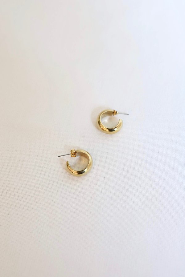 SOKO Mini Bold Hoops - Gold SOKO Mini Bold Hoops - Gold