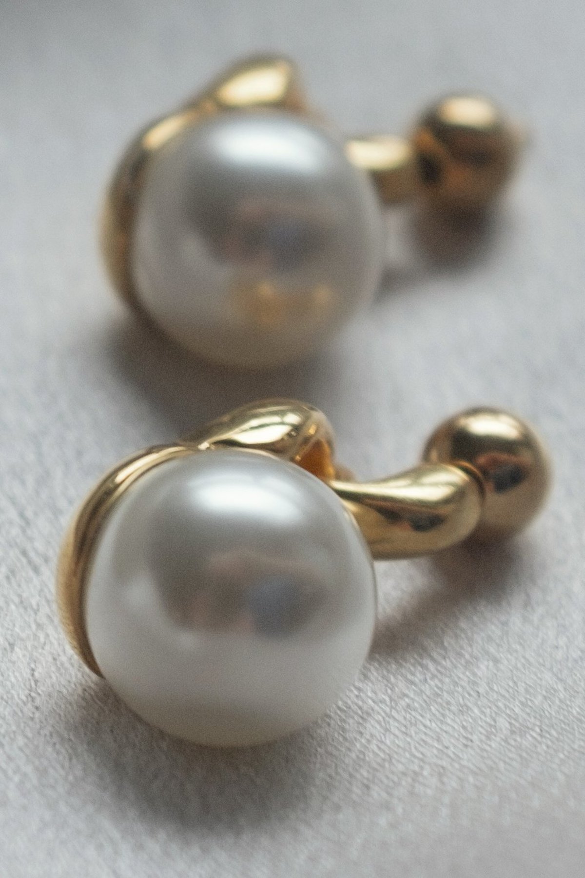 SOPHIE BUHAI EVERYDAY PEARL EARRINGS | Garmentory