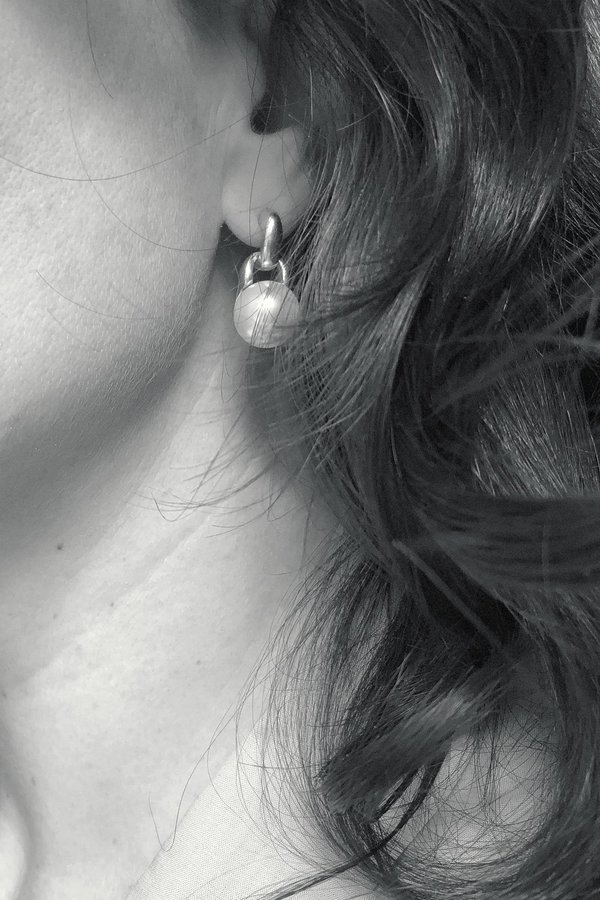 SOPHIE BUHAI EVERYDAY PEARL EARRINGS | Garmentory