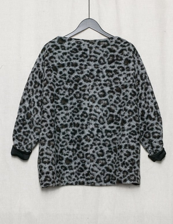 Berenik Oversize Wool Sweater - Animal Print Berenik Oversize Wool Sweater - Animal Print