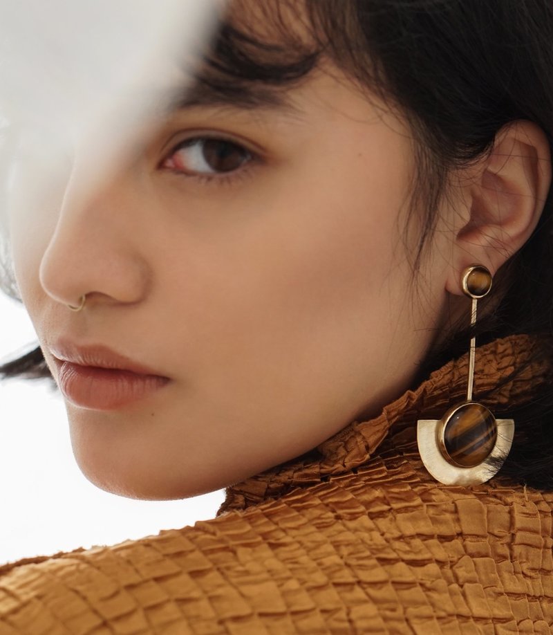 MAAARI TIGER EYE LUNAR DROPS - BRASS