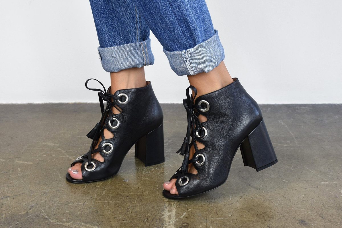 Laurence Dacade レースアップ　シューズ Laurence Dacade Patsy Nappa Leather Lace-Up Heel - BLACK | Garmentory