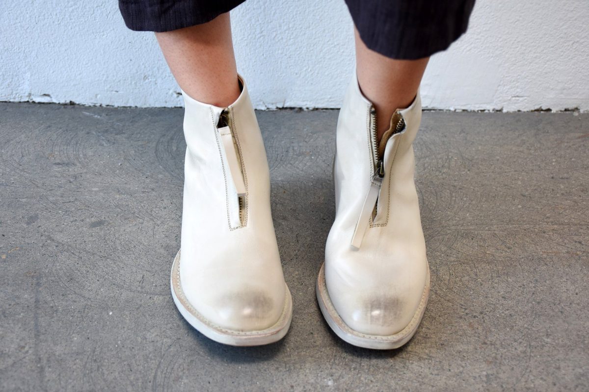 靴 cherevichkiotvichki boots Cherevichkiotvichki Layered Corduroy Leather Ankle Zip Boots